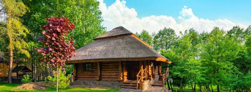 Kuchnia i kultura w domku leśnym: Integracja lokalnych produktów i tradycyjnych przepisów z relaksem w saunie i jacuzzi